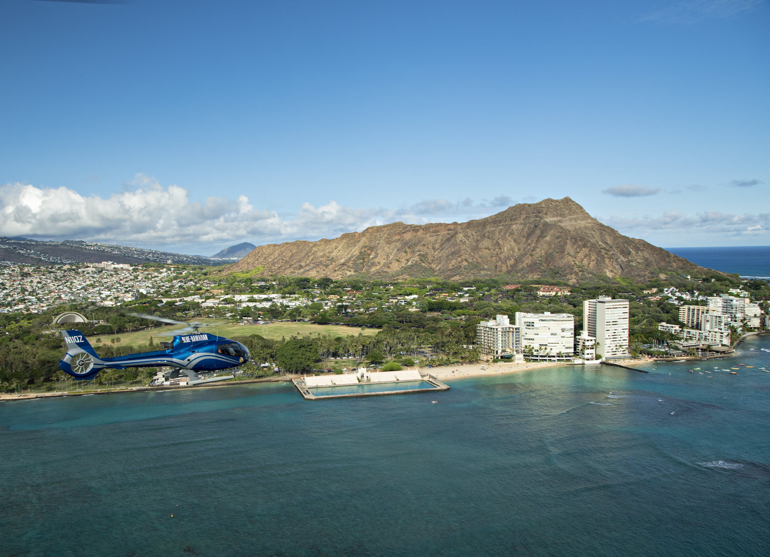 Oahu is a stunning island in Hawai’i and home to some of the world's most breathtaking landscapes and iconic landmarks. 